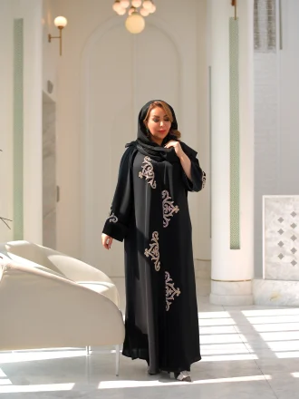 عبای آستین بژ طرح جلو جقه